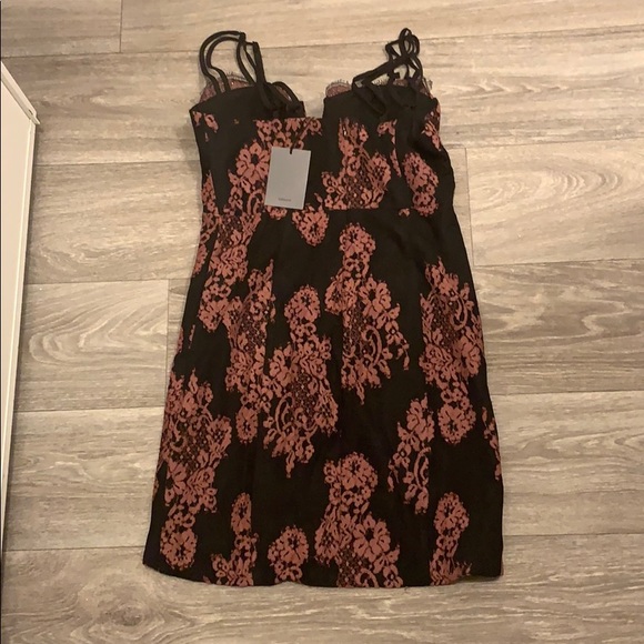 NWT NBD REVOLVE Lace Pink and Black Cahuenga Dress - Picture 3 of 4